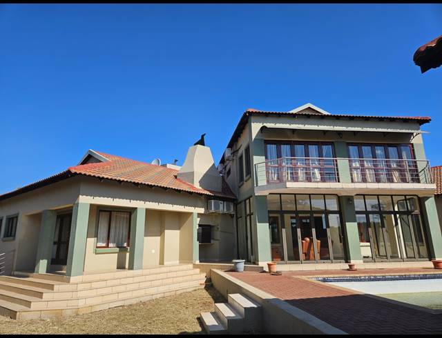 4 BEDROOM HOUSE SOLD IN LEEUWFONTEIN ESTATE